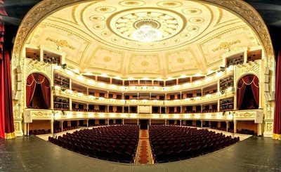 레샤 우크라인카 국립 아카데미 드라마 극장 (나치오날니 아카데미치니 드라마티치니 테아트르 이메니 레시 우크라인키)